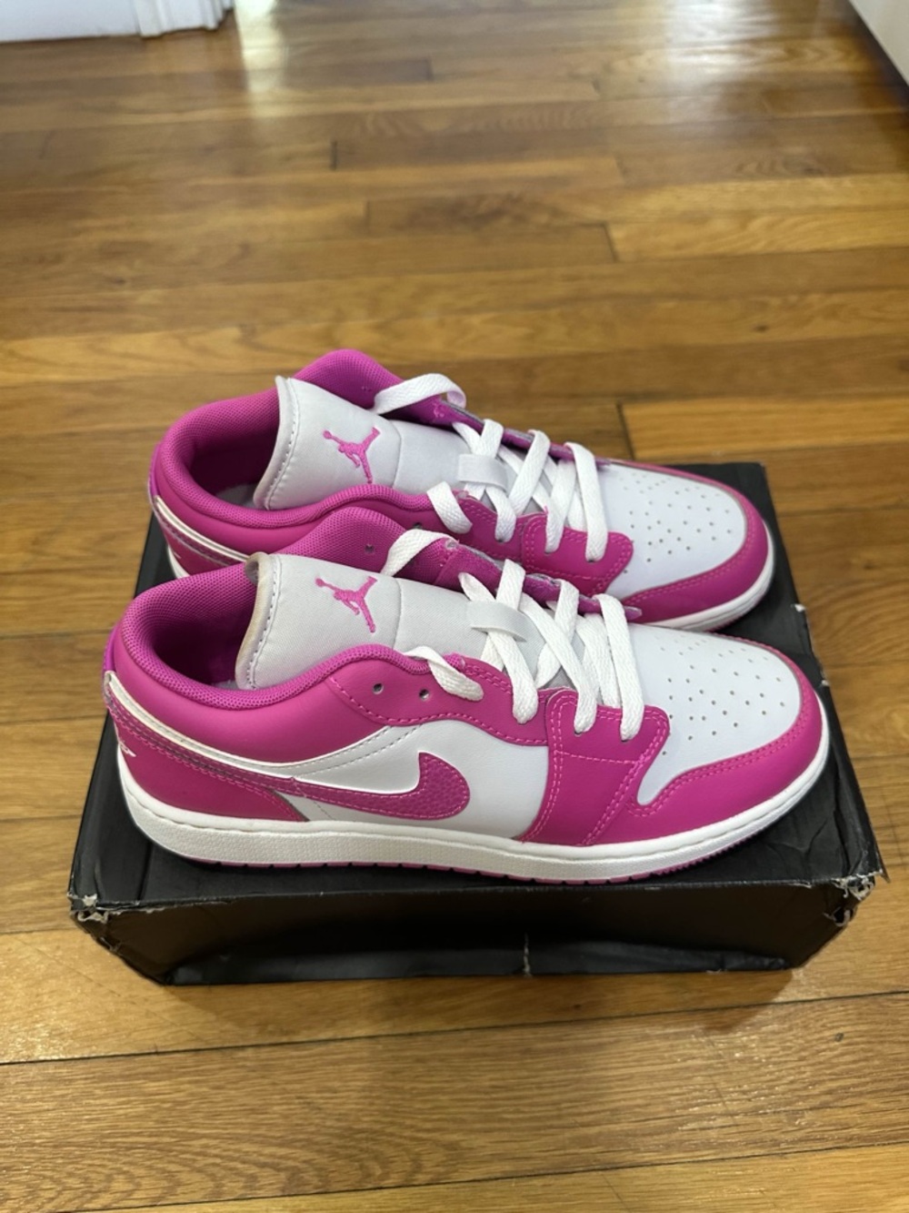*Used* Jordan 1 Low Big Kid White Pink (FV8486-600) Size 6Y